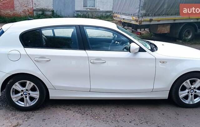 БМВ 1 Серия 2009 в Лубнах на Automoto.ua Белый БМВ 1 Серия, объемом двигателя 2 л и пробегом 205 тыс. км за 7000 $, фото 8 на Automoto.ua
