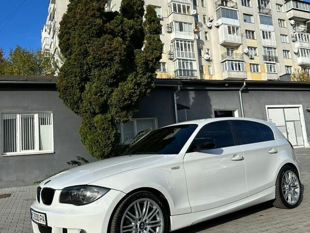 Білий БМВ 1 Серія, об'ємом двигуна 2 л та пробігом 400 тис. км за 9000 $, фото 7 на Automoto.ua