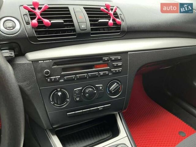 Белый БМВ 1 Серия, объемом двигателя 2 л и пробегом 165 тыс. км за 7800 $, фото 33 на Automoto.ua