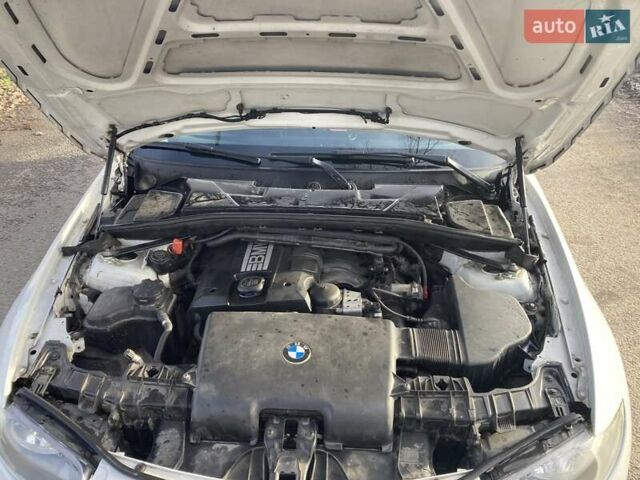 Белый БМВ 1 Серия, объемом двигателя 2 л и пробегом 196 тыс. км за 5050 $, фото 25 на Automoto.ua
