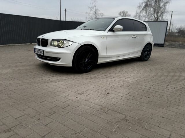 Білий БМВ 1 Серія, об'ємом двигуна 2 л та пробігом 230 тис. км за 7500 $, фото 2 на Automoto.ua