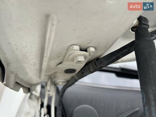 Белый БМВ 1 Серия, объемом двигателя 2 л и пробегом 207 тыс. км за 7900 $, фото 68 на Automoto.ua