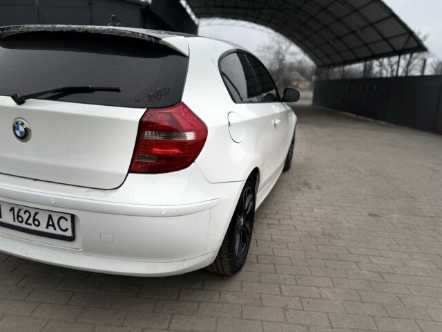 Білий БМВ 1 Серія, об'ємом двигуна 2 л та пробігом 230 тис. км за 7500 $, фото 8 на Automoto.ua