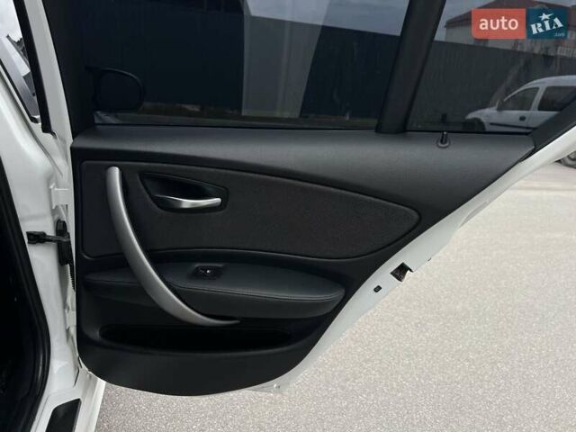 Белый БМВ 1 Серия, объемом двигателя 2 л и пробегом 207 тыс. км за 7900 $, фото 56 на Automoto.ua