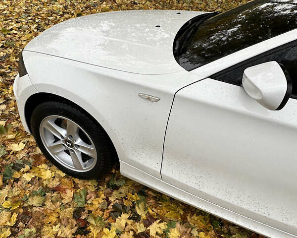 Білий БМВ 1 Серія, об'ємом двигуна 2 л та пробігом 127 тис. км за 8500 $, фото 12 на Automoto.ua