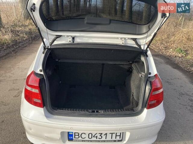 Белый БМВ 1 Серия, объемом двигателя 2 л и пробегом 196 тыс. км за 5050 $, фото 18 на Automoto.ua