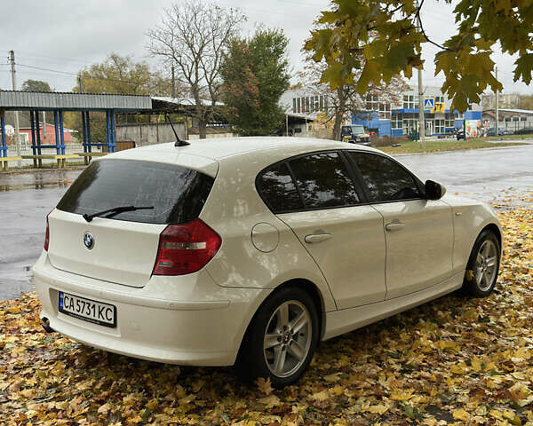 Білий БМВ 1 Серія, об'ємом двигуна 2 л та пробігом 127 тис. км за 8500 $, фото 4 на Automoto.ua