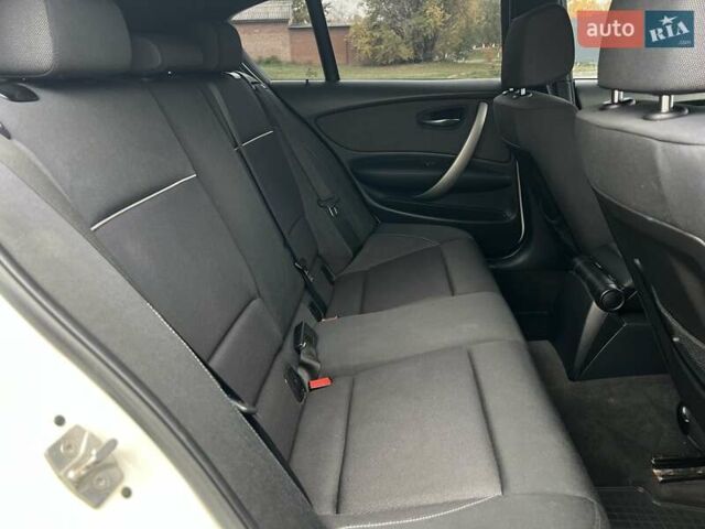 Белый БМВ 1 Серия, объемом двигателя 2 л и пробегом 207 тыс. км за 7900 $, фото 57 на Automoto.ua