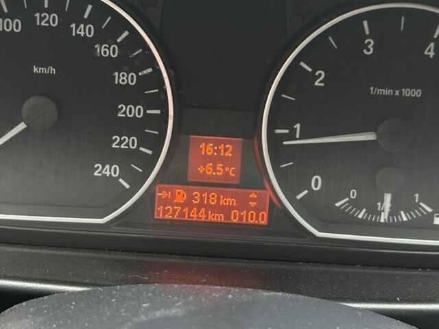 Білий БМВ 1 Серія, об'ємом двигуна 2 л та пробігом 127 тис. км за 8500 $, фото 16 на Automoto.ua