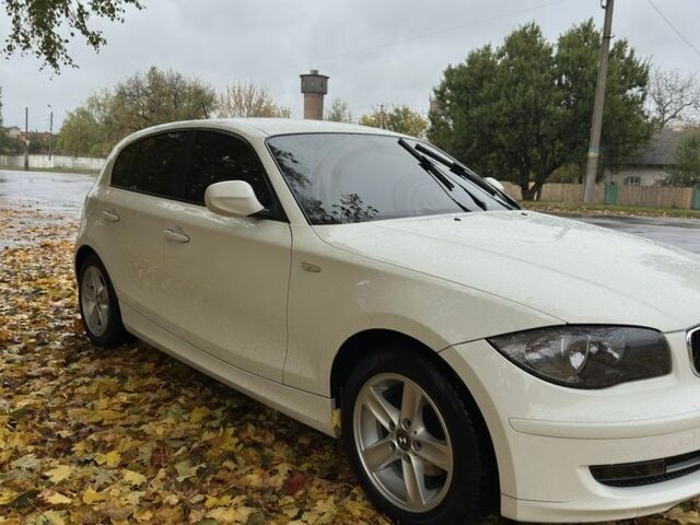Білий БМВ 1 Серія, об'ємом двигуна 2 л та пробігом 127 тис. км за 8500 $, фото 1 на Automoto.ua