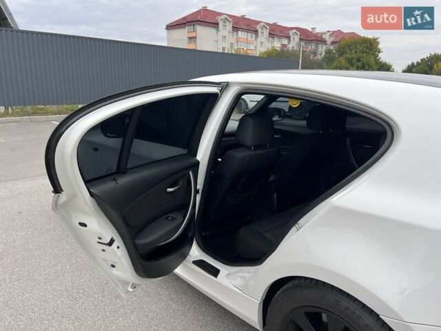 Белый БМВ 1 Серия, объемом двигателя 2 л и пробегом 207 тыс. км за 7900 $, фото 47 на Automoto.ua