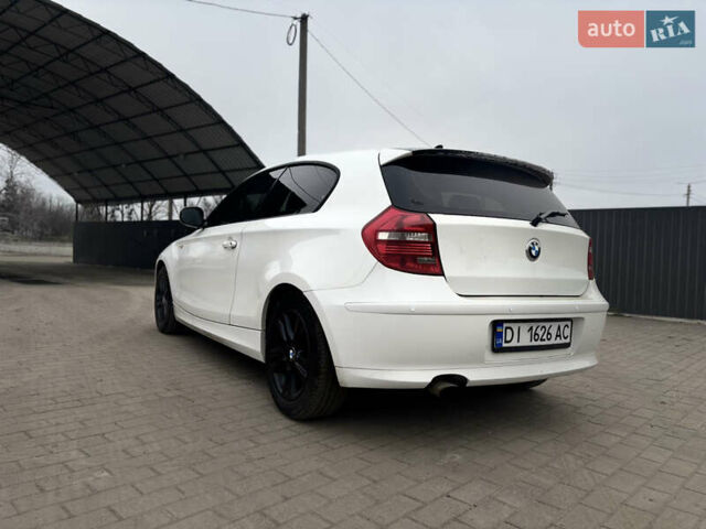 Белый БМВ 1 Серия, объемом двигателя 2 л и пробегом 230 тыс. км за 7500 $, фото 6 на Automoto.ua