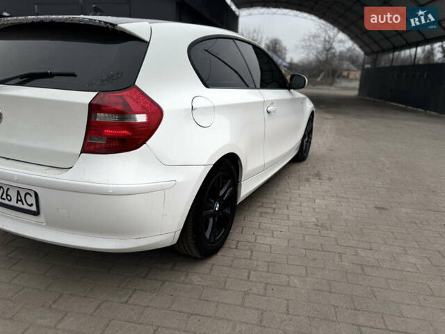 Белый БМВ 1 Серия, объемом двигателя 2 л и пробегом 230 тыс. км за 7500 $, фото 7 на Automoto.ua