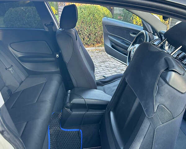 Білий БМВ 1 Серія, об'ємом двигуна 2 л та пробігом 255 тис. км за 7150 $, фото 5 на Automoto.ua