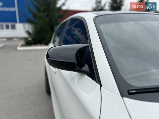 Белый БМВ 1 Серия, объемом двигателя 2 л и пробегом 207 тыс. км за 7900 $, фото 9 на Automoto.ua