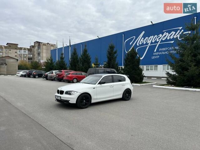 Белый БМВ 1 Серия, объемом двигателя 2 л и пробегом 207 тыс. км за 7900 $, фото 24 на Automoto.ua