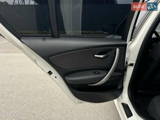 Белый БМВ 1 Серия, объемом двигателя 2 л и пробегом 207 тыс. км за 7900 $, фото 48 на Automoto.ua