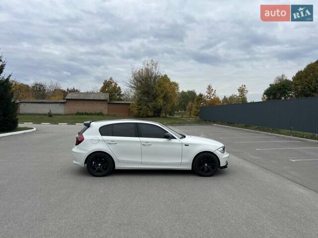 Белый БМВ 1 Серия, объемом двигателя 2 л и пробегом 207 тыс. км за 7900 $, фото 12 на Automoto.ua
