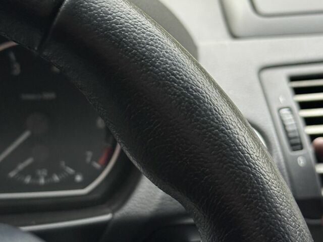 Білий БМВ 1 Серія, об'ємом двигуна 2 л та пробігом 127 тис. км за 8500 $, фото 11 на Automoto.ua