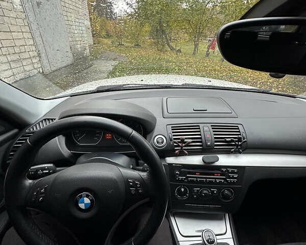 Білий БМВ 1 Серія, об'ємом двигуна 2 л та пробігом 127 тис. км за 8500 $, фото 16 на Automoto.ua