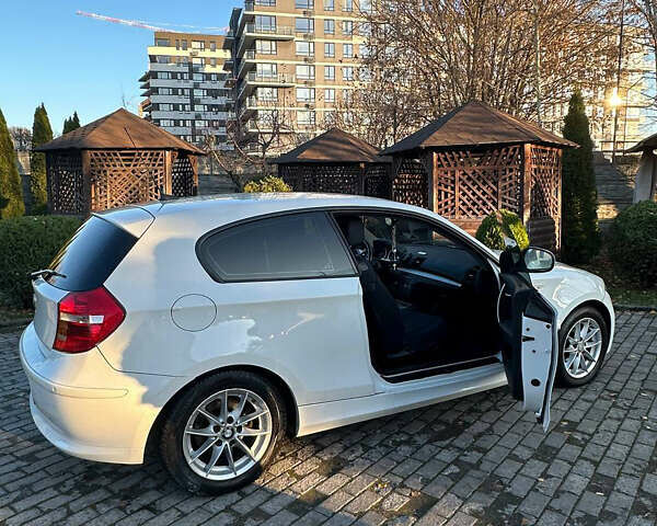 Білий БМВ 1 Серія, об'ємом двигуна 2 л та пробігом 255 тис. км за 7150 $, фото 4 на Automoto.ua