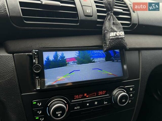 Белый БМВ 1 Серия, объемом двигателя 2 л и пробегом 207 тыс. км за 7900 $, фото 45 на Automoto.ua