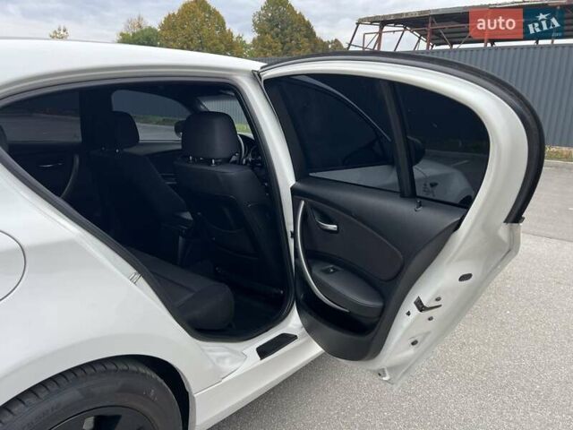 Белый БМВ 1 Серия, объемом двигателя 2 л и пробегом 207 тыс. км за 7900 $, фото 55 на Automoto.ua