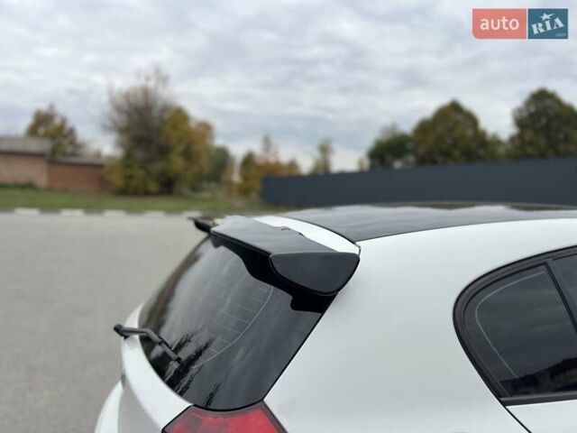 Белый БМВ 1 Серия, объемом двигателя 2 л и пробегом 207 тыс. км за 7900 $, фото 14 на Automoto.ua