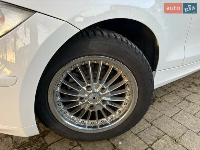 Белый БМВ 1 Серия, объемом двигателя 2 л и пробегом 198 тыс. км за 6200 $, фото 26 на Automoto.ua