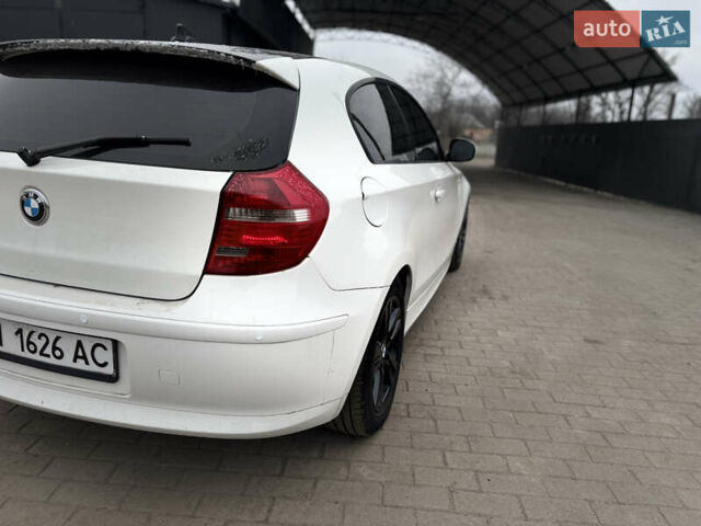 Белый БМВ 1 Серия, объемом двигателя 2 л и пробегом 230 тыс. км за 7500 $, фото 8 на Automoto.ua