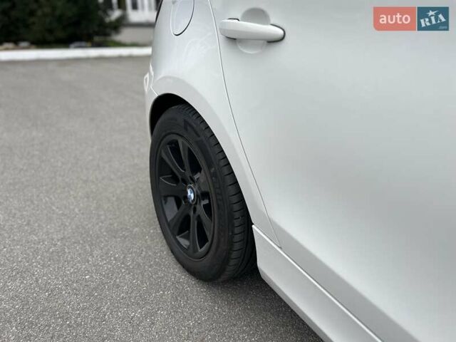 Белый БМВ 1 Серия, объемом двигателя 2 л и пробегом 207 тыс. км за 7900 $, фото 13 на Automoto.ua