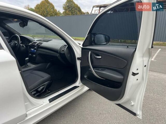 Белый БМВ 1 Серия, объемом двигателя 2 л и пробегом 207 тыс. км за 7900 $, фото 60 на Automoto.ua