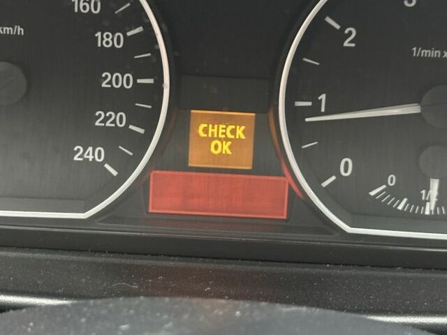 Білий БМВ 1 Серія, об'ємом двигуна 2 л та пробігом 127 тис. км за 8500 $, фото 17 на Automoto.ua