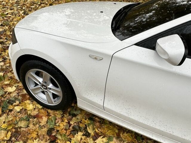 Білий БМВ 1 Серія, об'ємом двигуна 2 л та пробігом 127 тис. км за 8500 $, фото 7 на Automoto.ua