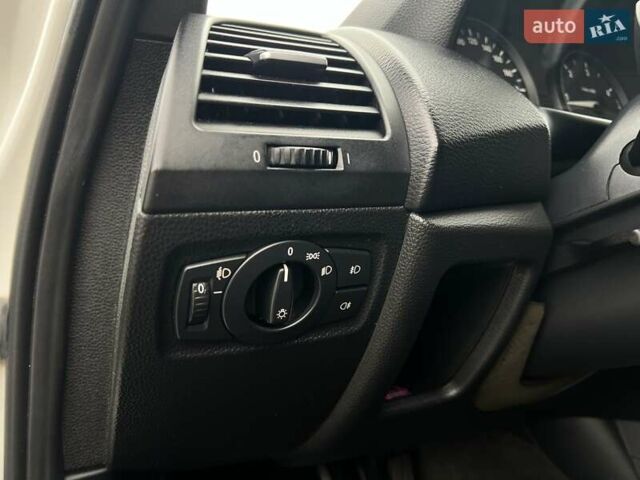 Белый БМВ 1 Серия, объемом двигателя 2 л и пробегом 207 тыс. км за 7900 $, фото 33 на Automoto.ua