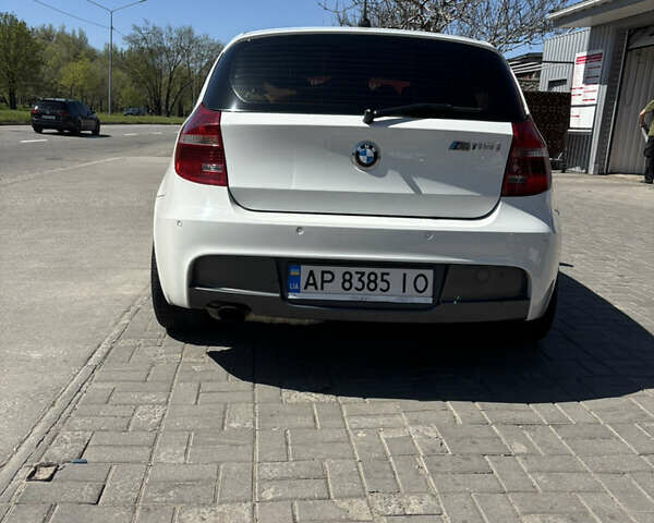 Белый БМВ 1 Серия, объемом двигателя 2 л и пробегом 230 тыс. км за 8000 $, фото 3 на Automoto.ua
