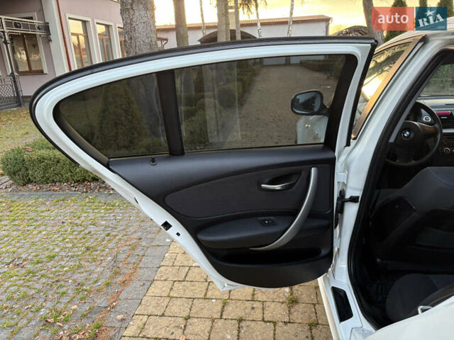 Белый БМВ 1 Серия, объемом двигателя 2 л и пробегом 198 тыс. км за 6200 $, фото 17 на Automoto.ua