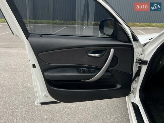 Белый БМВ 1 Серия, объемом двигателя 2 л и пробегом 207 тыс. км за 7900 $, фото 27 на Automoto.ua