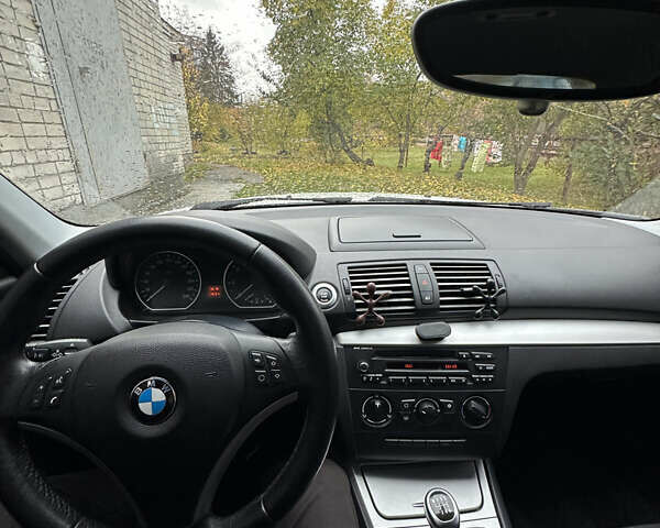 Белый БМВ 1 Серия, объемом двигателя 2 л и пробегом 130 тыс. км за 7000 $, фото 14 на Automoto.ua