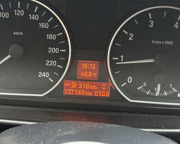 Білий БМВ 1 Серія, об'ємом двигуна 2 л та пробігом 127 тис. км за 8500 $, фото 13 на Automoto.ua