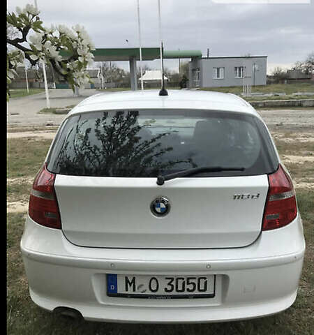 Белый БМВ 1 Серия, объемом двигателя 2 л и пробегом 260 тыс. км за 6999 $, фото 3 на Automoto.ua