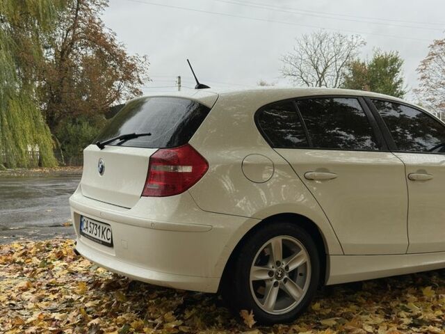 Білий БМВ 1 Серія, об'ємом двигуна 2 л та пробігом 127 тис. км за 8500 $, фото 2 на Automoto.ua