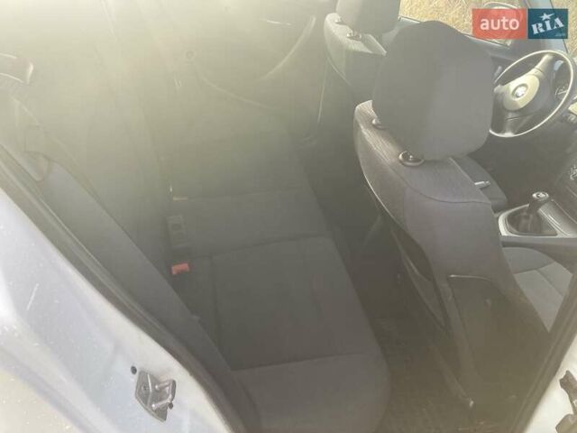 Белый БМВ 1 Серия, объемом двигателя 2 л и пробегом 196 тыс. км за 5050 $, фото 16 на Automoto.ua