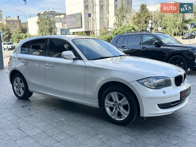 Белый БМВ 1 Серия, объемом двигателя 2 л и пробегом 233 тыс. км за 9900 $, фото 12 на Automoto.ua