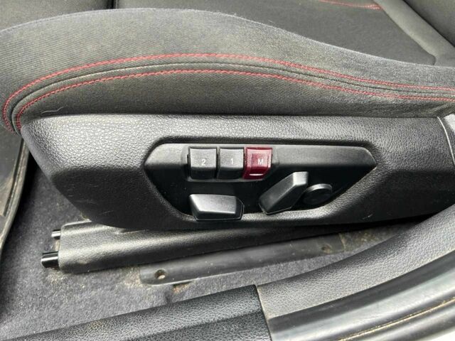 Белый БМВ 1 Серия, объемом двигателя 1.6 л и пробегом 158 тыс. км за 10500 $, фото 5 на Automoto.ua