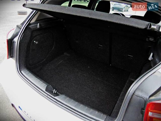 Белый БМВ 1 Серия, объемом двигателя 1.6 л и пробегом 225 тыс. км за 10500 $, фото 11 на Automoto.ua