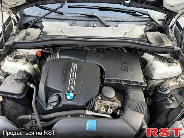 Белый БМВ 1 Серия, объемом двигателя 3 л и пробегом 170 тыс. км за 11500 $, фото 3 на Automoto.ua