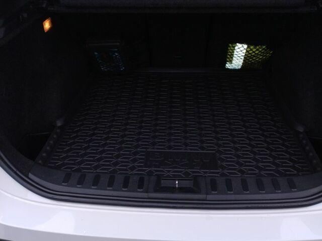 Білий БМВ 1 Серія, об'ємом двигуна 2 л та пробігом 240 тис. км за 14500 $, фото 7 на Automoto.ua