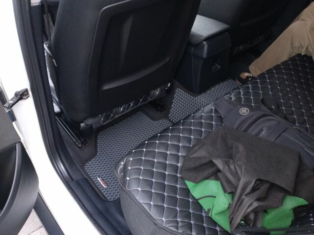 Білий БМВ 1 Серія, об'ємом двигуна 2 л та пробігом 240 тис. км за 14500 $, фото 5 на Automoto.ua