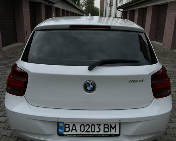 Белый БМВ 1 Серия, объемом двигателя 2 л и пробегом 283 тыс. км за 11600 $, фото 9 на Automoto.ua